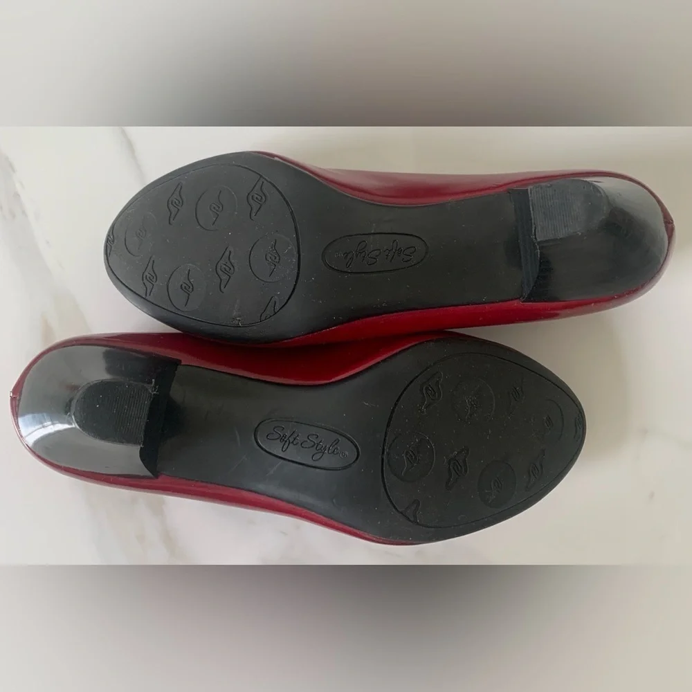 Soft Style Hush Puppies Company Red Heeled Shoes